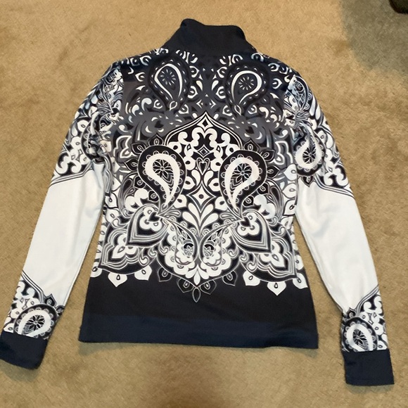 Vintage Athleta Stylish White and Black Patterned Long Sleeve Top - Picture 3 of 3
